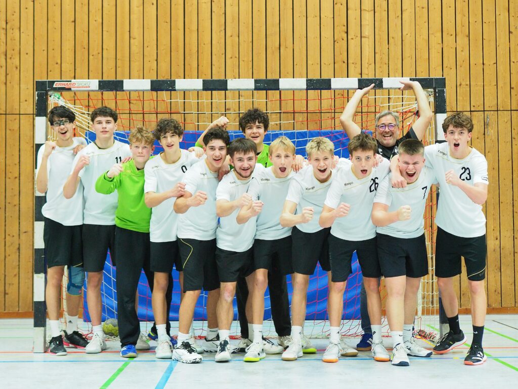 Männliche B-Jugend feiert ihren Sieg über Laupheim