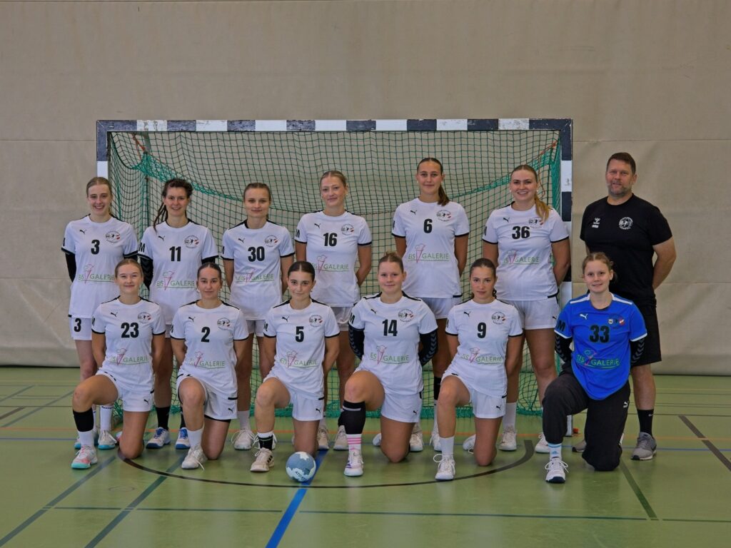Frauen 1 - SG Ulm & Wiblingen mit Trainer Philipp Gyaja